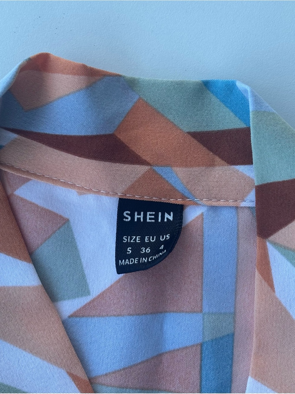 SHEIN Tie Neck Geometric Print Blouse Size Small Multicolor - Picture 3 of 4